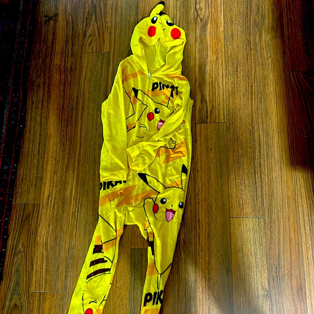 Kids Size Medium Pokémon Pikachu onesie